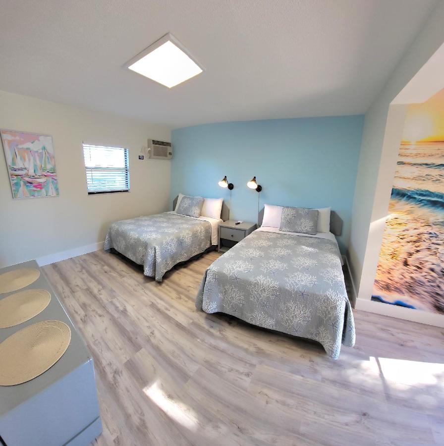 Satellite Motel Сант Пит Бич Экстерьер фото