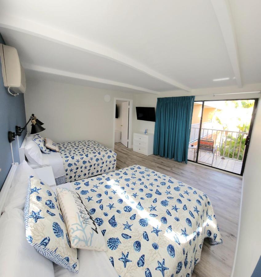 Satellite Motel Сант Пит Бич Экстерьер фото