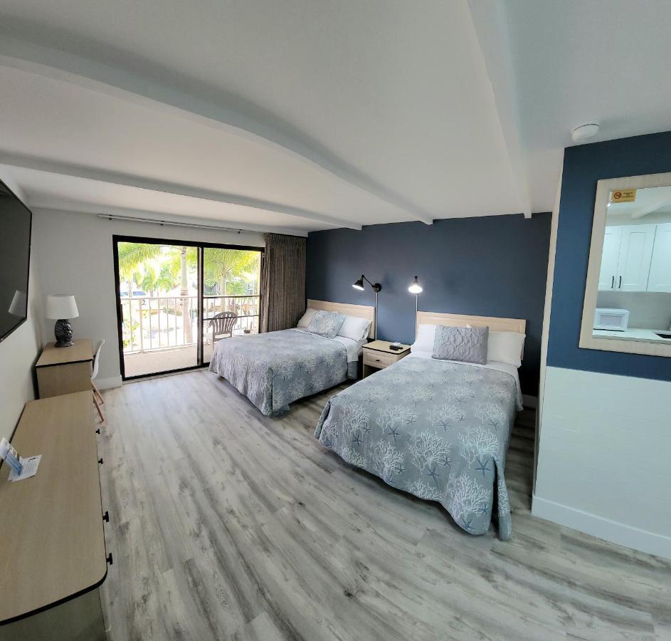 Satellite Motel Сант Пит Бич Экстерьер фото