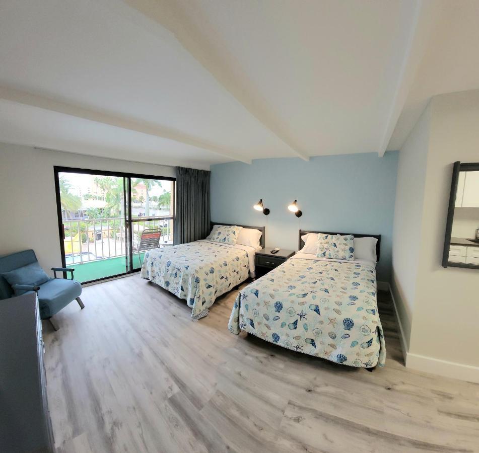 Satellite Motel Сант Пит Бич Экстерьер фото